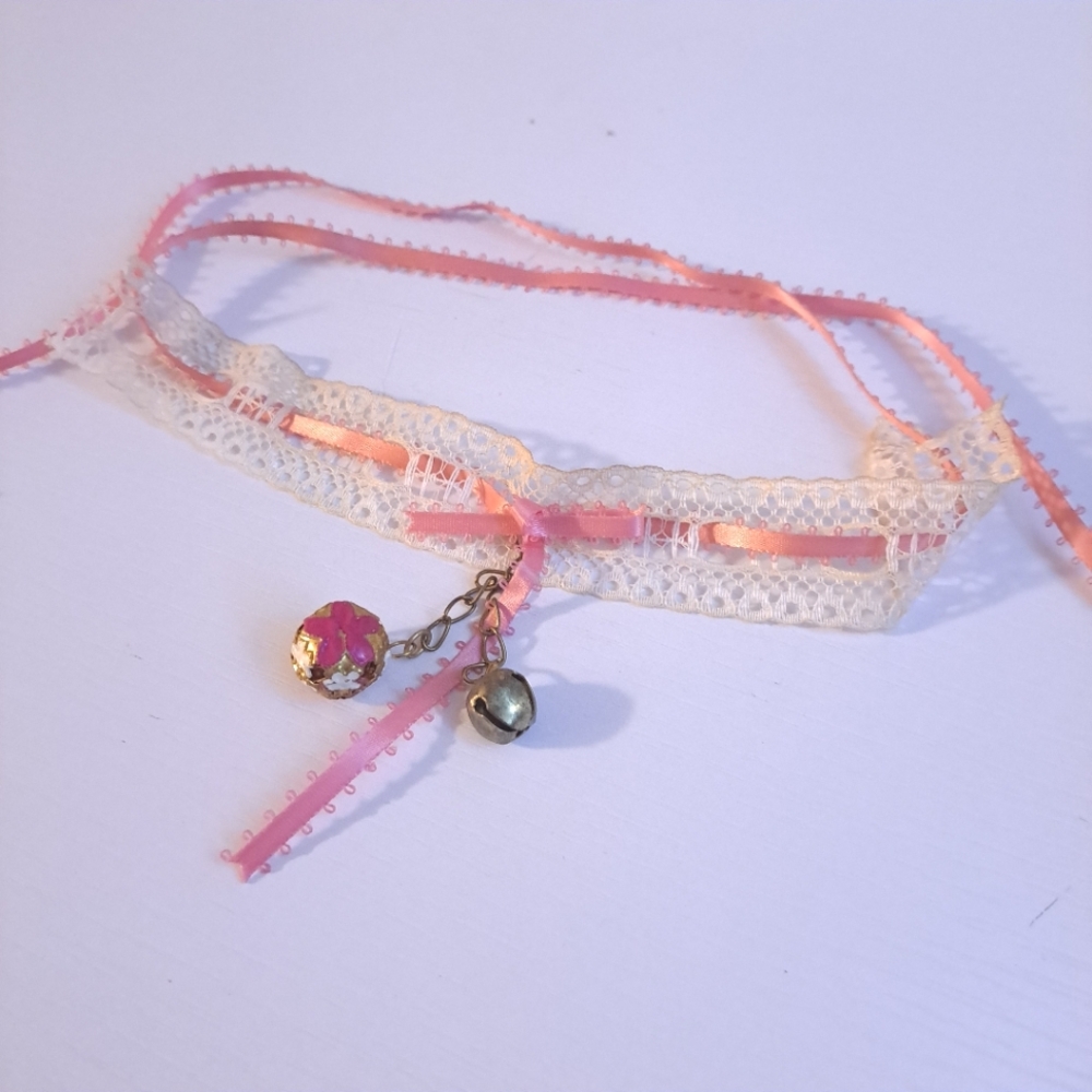 Handmade white and pink lace cute kawaii Lolita necklace with bells